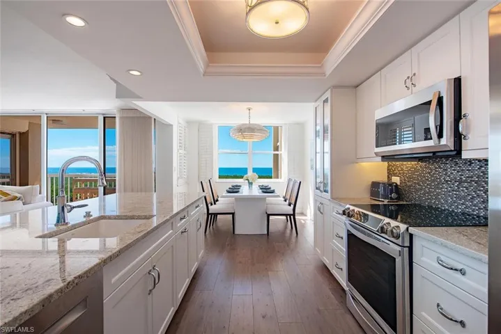 6585 Nicholas Blvd 1102, Naples, Florida 34108