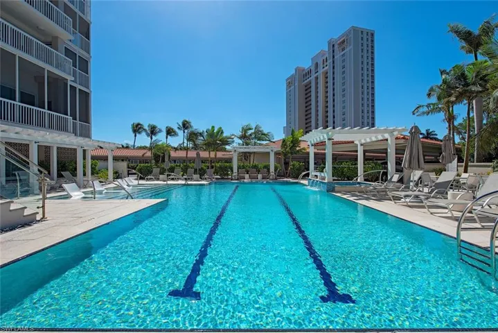 6585 Nicholas Blvd 1102, Naples, Florida 34108