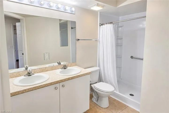 4965 Sandra Bay Dr 102, Naples, Florida 34109
