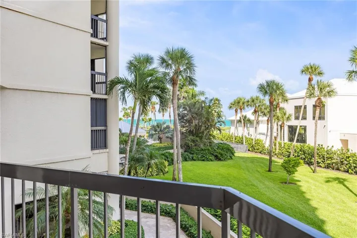 4551 Gulf Shore Blvd N 200, Naples, Florida 34103