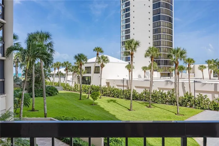 4551 Gulf Shore Blvd N 200, Naples, Florida 34103