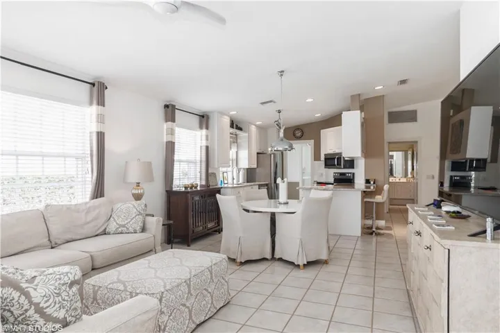 4768  San Carlo  CT, Naples, FL 34109