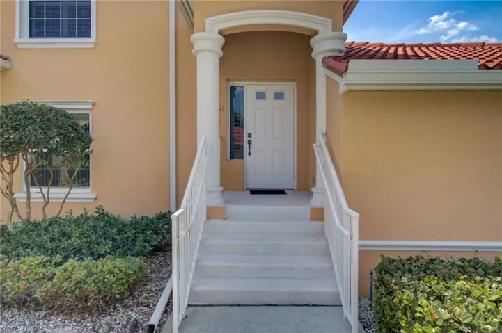 13811  Eagle Ridge Lakes  DR, Fort Myers, FL 33912