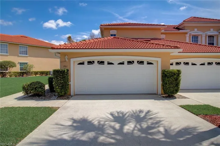 13811  Eagle Ridge Lakes  DR, Fort Myers, FL 33912