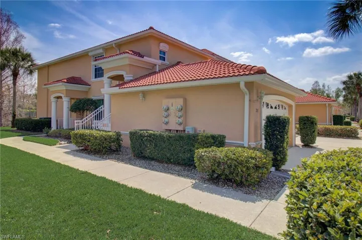 13811  Eagle Ridge Lakes  DR, Fort Myers, FL 33912