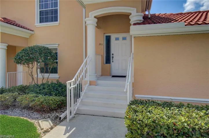 13811  Eagle Ridge Lakes  DR, Fort Myers, FL 33912
