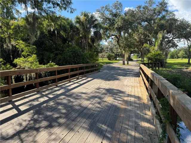 18901 Bridge Wood Ct, Alva, Florida 33920