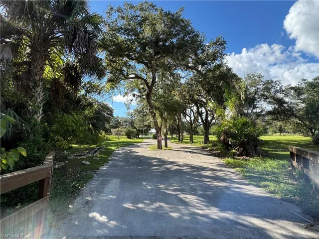18901 Bridge Wood Ct, Alva, Florida 33920