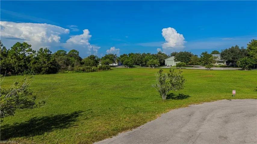 18901 Bridge Wood Ct, Alva, Florida 33920