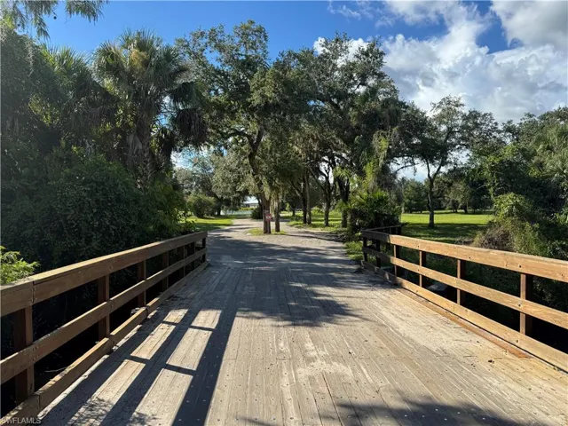 18901 Bridge Wood Ct, Alva, Florida 33920