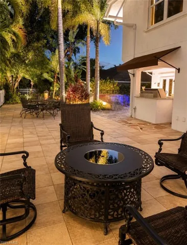 2056 Mission Dr, Naples, Florida 34109