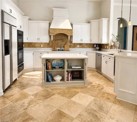 2056 Mission Dr, Naples, Florida 34109