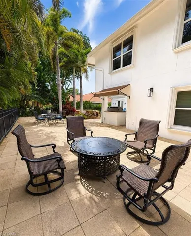 2056 Mission Dr, Naples, Florida 34109