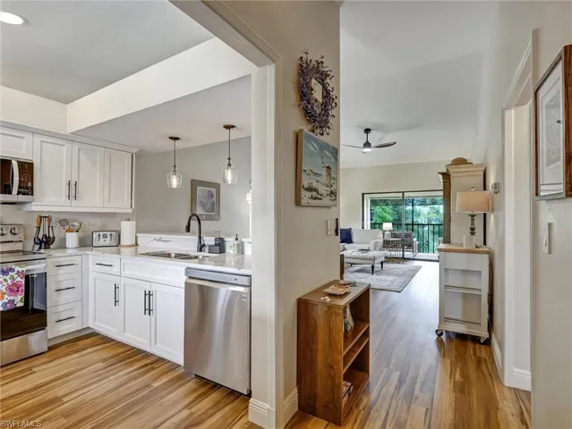 7300  Saint Ives  WAY, Naples, FL 34104