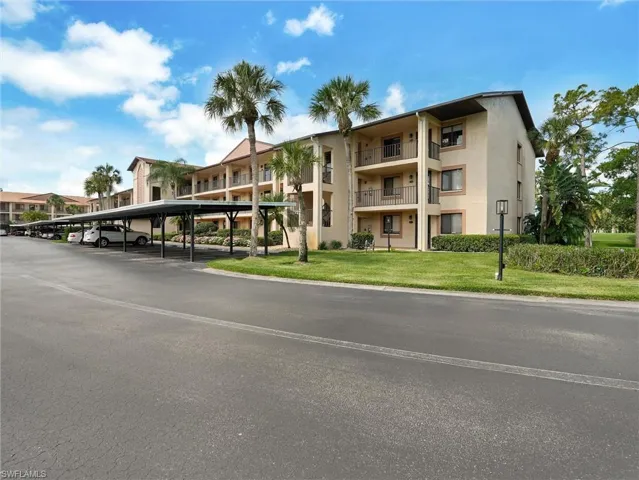 7300  Saint Ives  WAY, Naples, FL 34104
