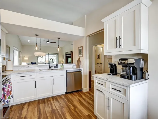 7300  Saint Ives  WAY, Naples, FL 34104
