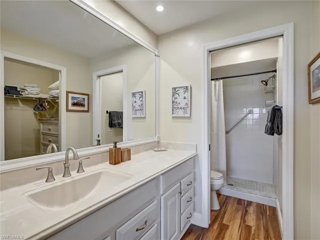 7300  Saint Ives  WAY, Naples, FL 34104