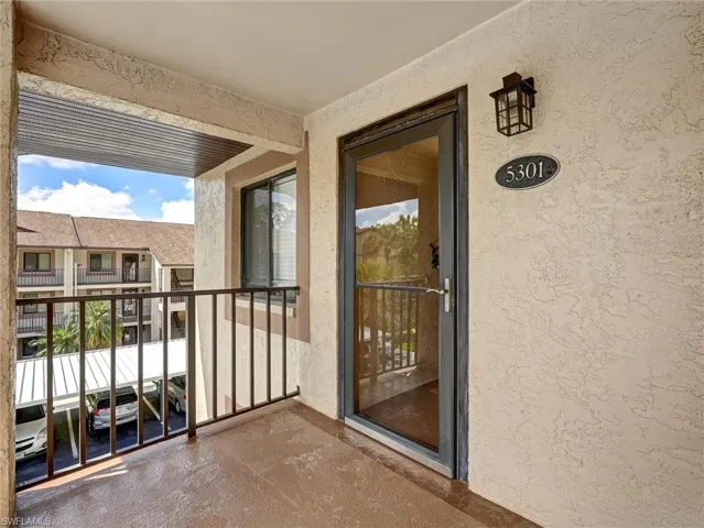 7300  Saint Ives  WAY, Naples, FL 34104
