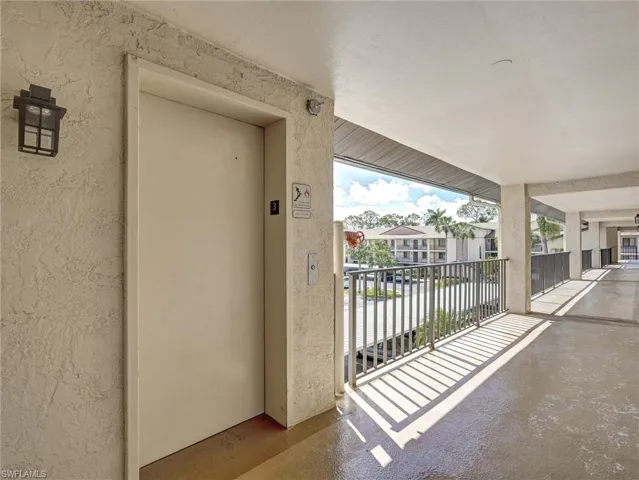 7300  Saint Ives  WAY, Naples, FL 34104