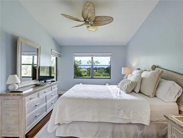 7300  Saint Ives  WAY, Naples, FL 34104