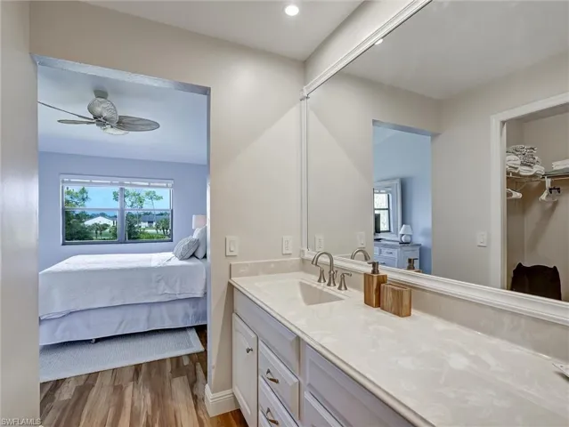 7300  Saint Ives  WAY, Naples, FL 34104