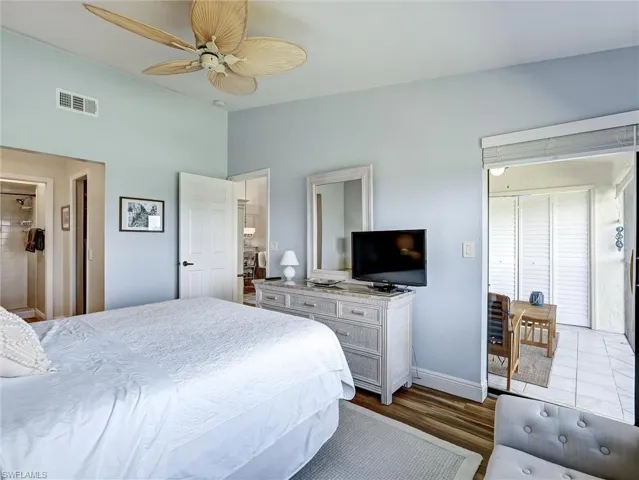 7300  Saint Ives  WAY, Naples, FL 34104