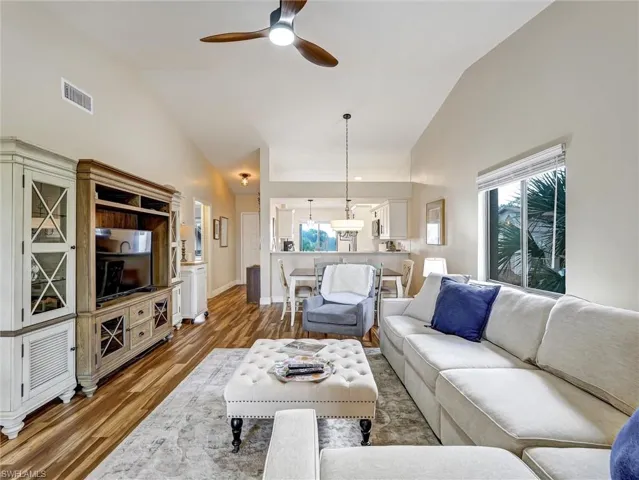 7300  Saint Ives  WAY, Naples, FL 34104