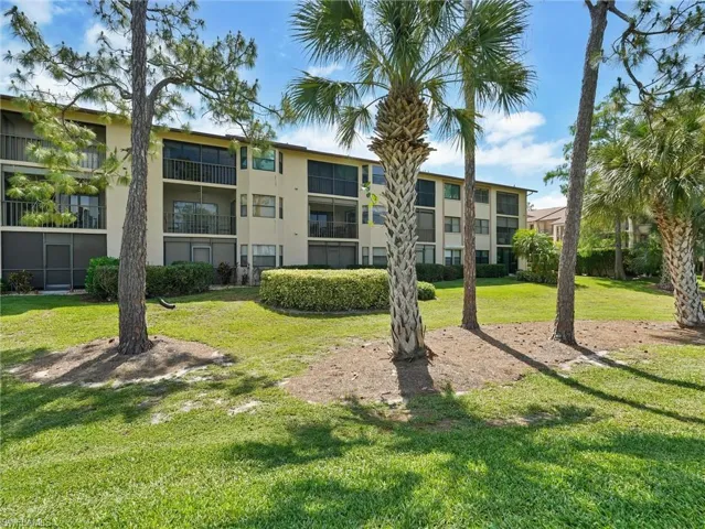 7300  Saint Ives  WAY, Naples, FL 34104
