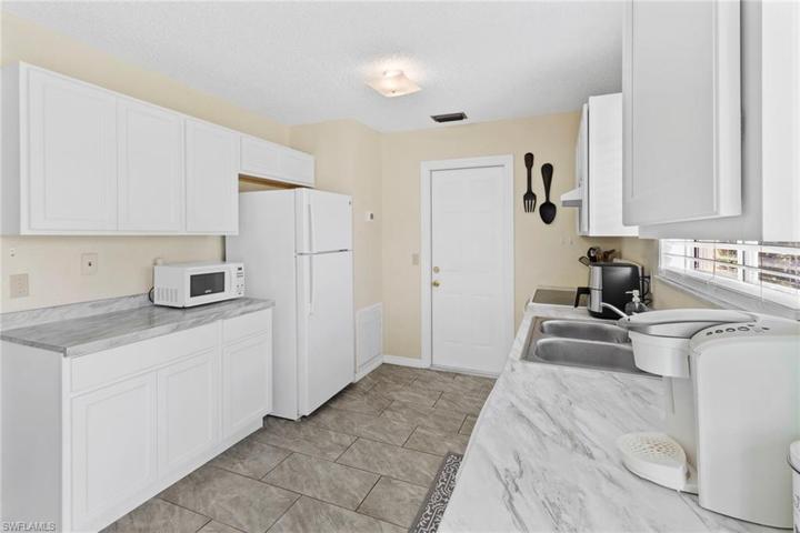 4043 E Sunflower  CIR, LABELLE, FL 33935