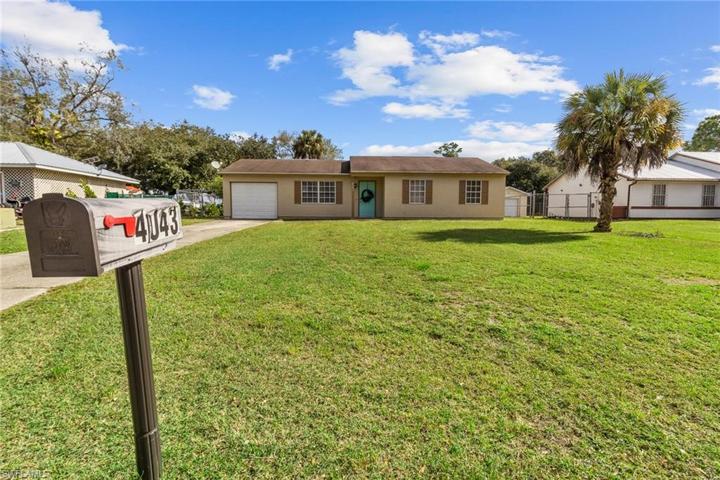 4043 E Sunflower  CIR, LABELLE, FL 33935