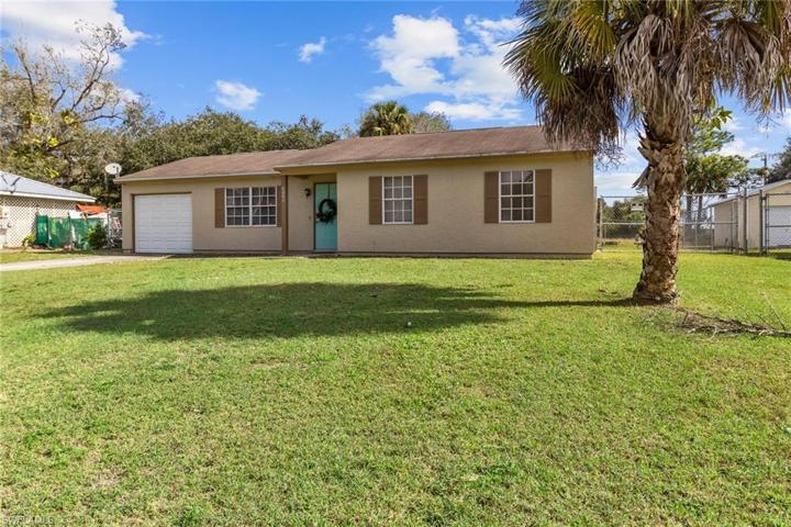 4043 E Sunflower  CIR, LABELLE, FL 33935