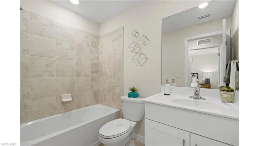 4258  Canova  CT, NORTH FORT MYERS, FL 33917
