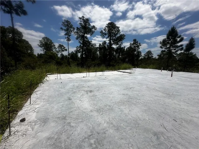 Concrete slab foundation with rebar elements