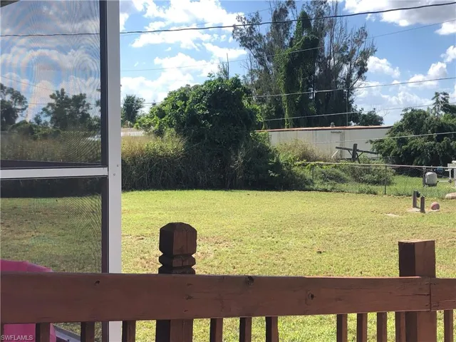 8386  Suncoast  DR, North Fort Myers, FL 33917
