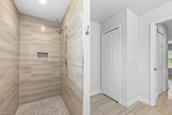 718  Plumosa  AVE, Lehigh Acres, FL 33972
