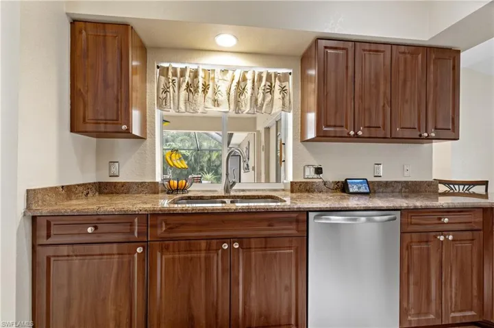 1718 NE 1st  TER, Cape Coral, FL 33909