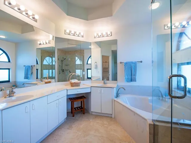 Owner's Bathroom