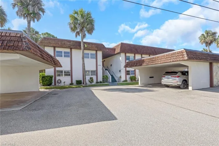 1723 Golf Club Dr 1, North Fort Myers, Florida 33903