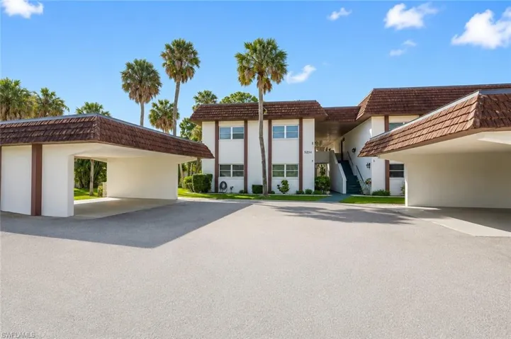 1723 Golf Club Dr 1, North Fort Myers, Florida 33903
