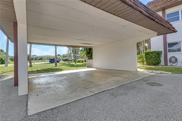 1723 Golf Club Dr 1, North Fort Myers, Florida 33903