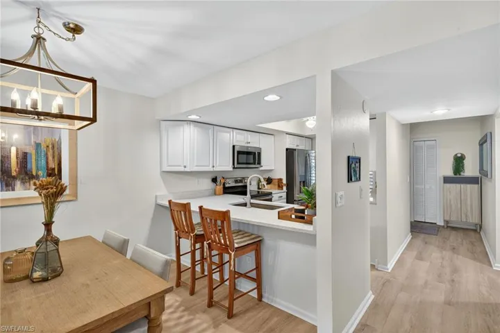 Quartz counters w/ bar seating