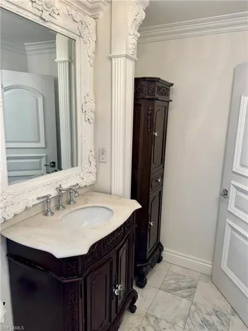 170 Turtle Lake Ct 206, Naples, Florida 34105