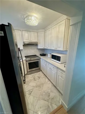 170 Turtle Lake Ct 206, Naples, Florida 34105