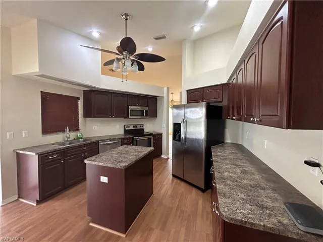 1405 Ne 5th Pl, Cape Coral, Florida 33909