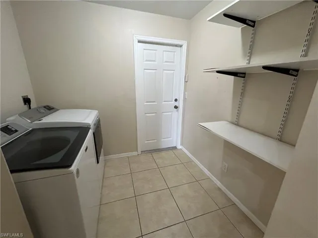 1405 Ne 5th Pl, Cape Coral, Florida 33909