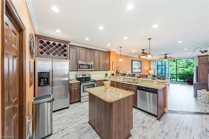 10029  Heather  LN, Naples, FL 34119