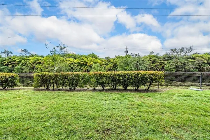 10029  Heather  LN, Naples, FL 34119