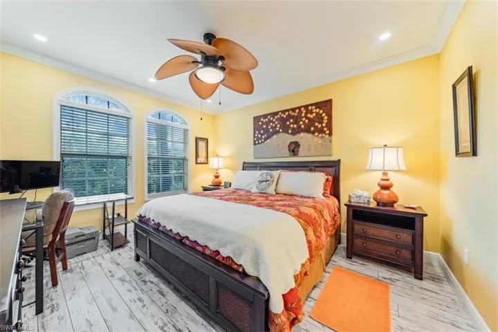 10029  Heather  LN, Naples, FL 34119
