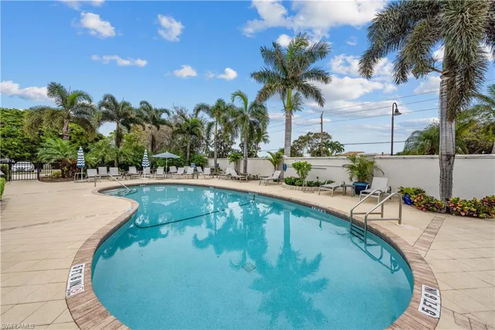 10029  Heather  LN, Naples, FL 34119
