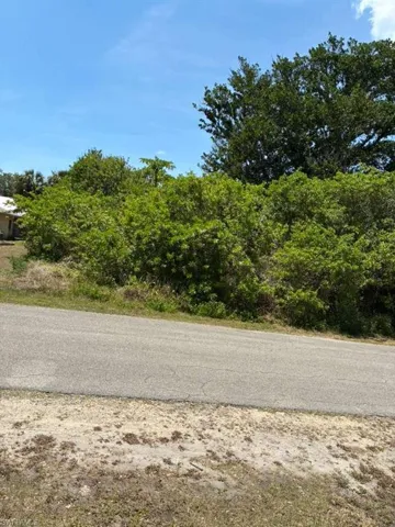 579 Glendale Ave, Lehigh Acres, Florida 33936